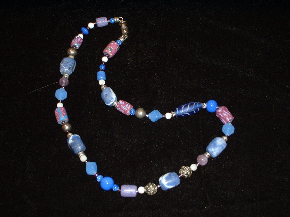 Bonnie Mincu's blue agate necklace